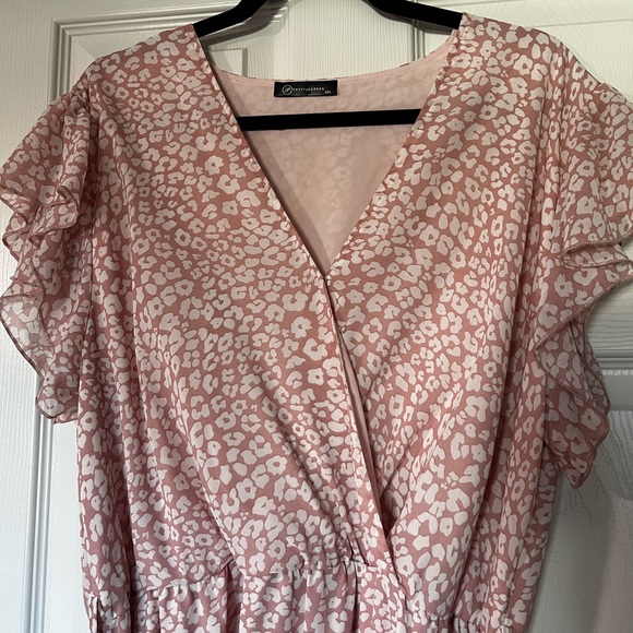 Pink and white V neck maxi dress - Picture 4 of 7